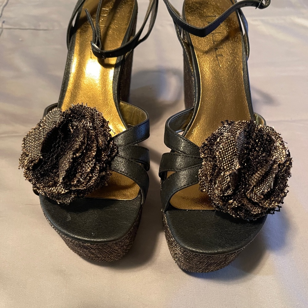 Platform sandals